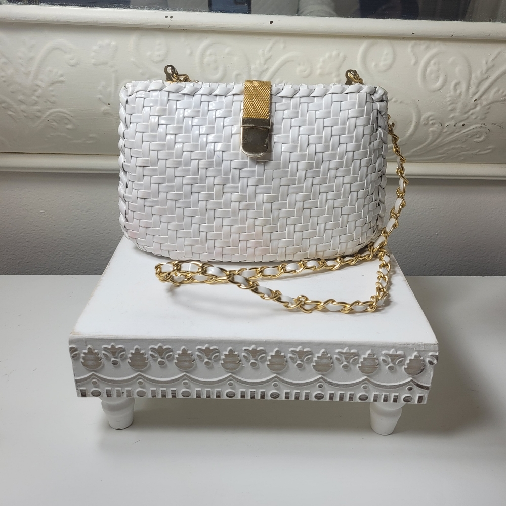 Vintage white woven handbag purse gold Clasp by Ronora